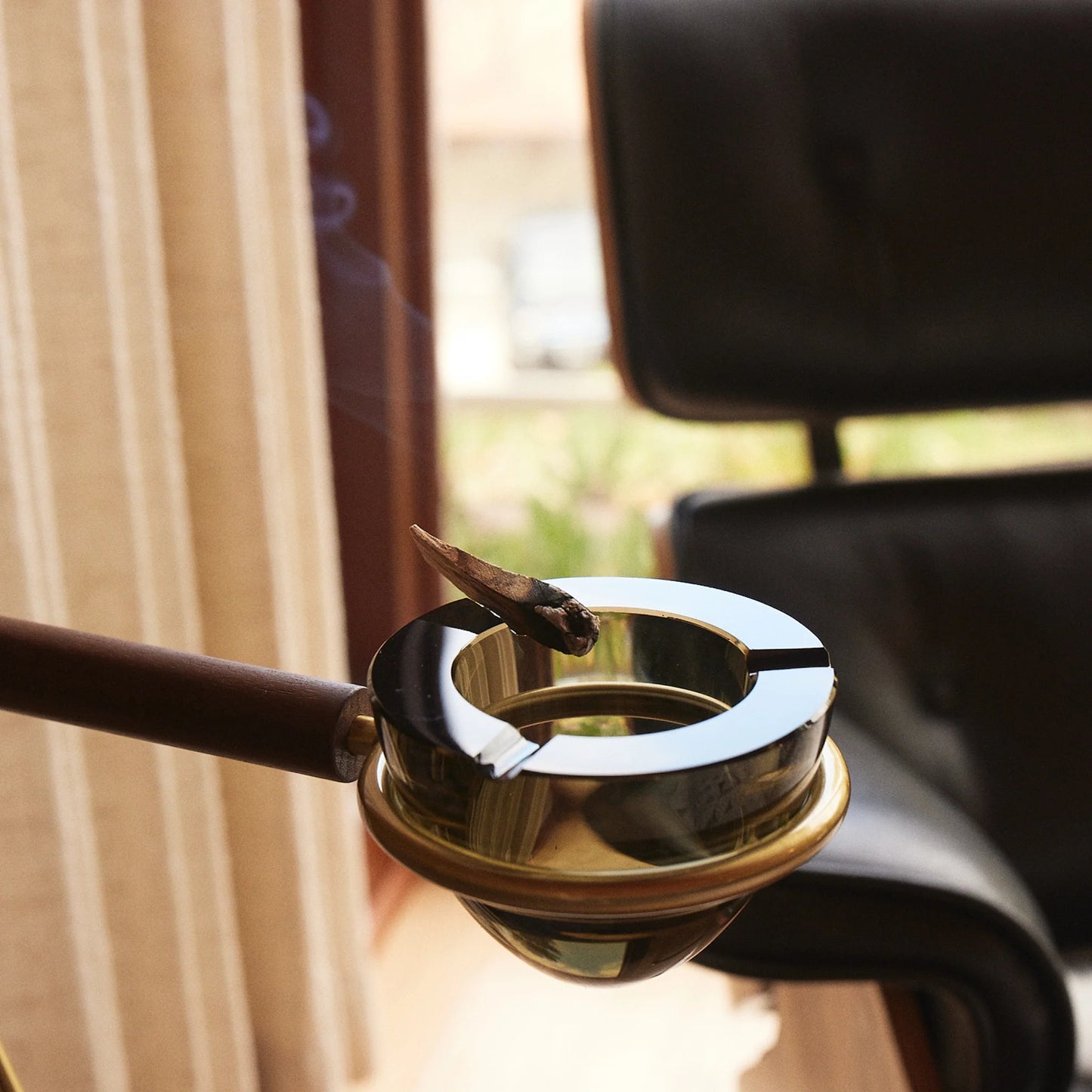 Glassy Standing Ashtray - Brown